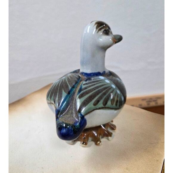Duck Figurine Hand Painted by Ken Edwards in Tonala, Mex. - Picture 9 of 13